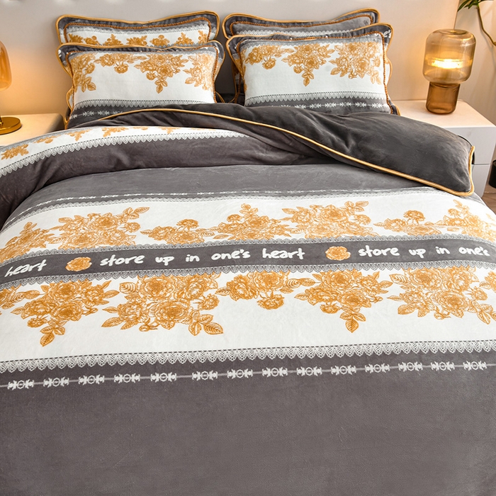 91家纺网 家纺一手货源 找家纺 亿品2025直播爆款9.5斤牛奶绒四件套加厚保暖床裙四件套 流金岁月[灰】