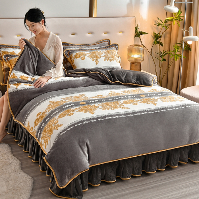 91家纺网 家纺一手货源 找家纺 亿品2025直播爆款9.5斤牛奶绒四件套加厚保暖床裙四件套 流金岁月[灰】