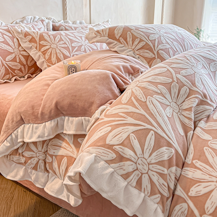 91家纺网 家纺一手货源 找家纺 澳梵家居 2025新款雕花牛奶绒韩版四件套-竹影柔柔 漫调花语-粉