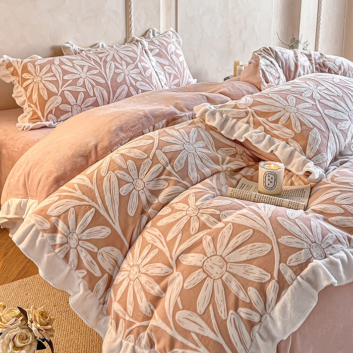 91家纺网 家纺一手货源 找家纺 澳梵家居 2025新款雕花牛奶绒韩版四件套-竹影柔柔 漫调花语-粉