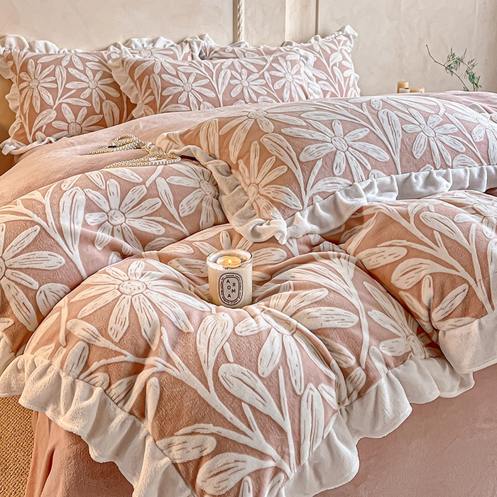 91家纺网 家纺一手货源 找家纺 澳梵家居 2025新款雕花牛奶绒韩版四件套-竹影柔柔 漫调花语-粉