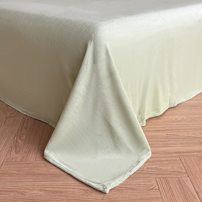 91家纺网 家纺一手货源 找家纺 澳梵家居 2025新款雕花牛奶绒韩版四件套-竹影柔柔 漫调花语-绿