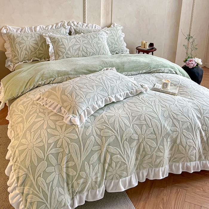 91家纺网 家纺一手货源 找家纺 澳梵家居 2025新款雕花牛奶绒韩版四件套-竹影柔柔 漫调花语-绿