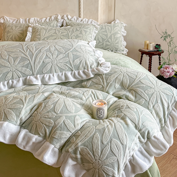 91家纺网 家纺一手货源 找家纺 澳梵家居 2025新款雕花牛奶绒韩版四件套-竹影柔柔 漫调花语-绿