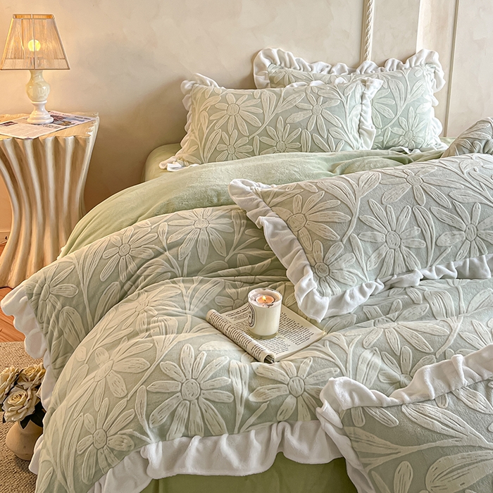 91家纺网 家纺一手货源 找家纺 澳梵家居 2025新款雕花牛奶绒韩版四件套-竹影柔柔 漫调花语-绿