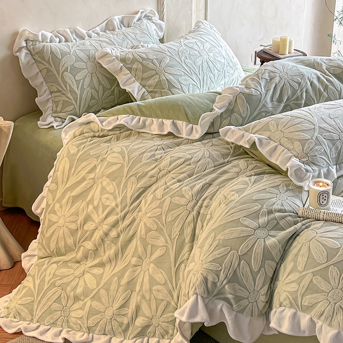 91家纺网 家纺一手货源 找家纺 澳梵家居 2025新款雕花牛奶绒韩版四件套-竹影柔柔 漫调花语-绿