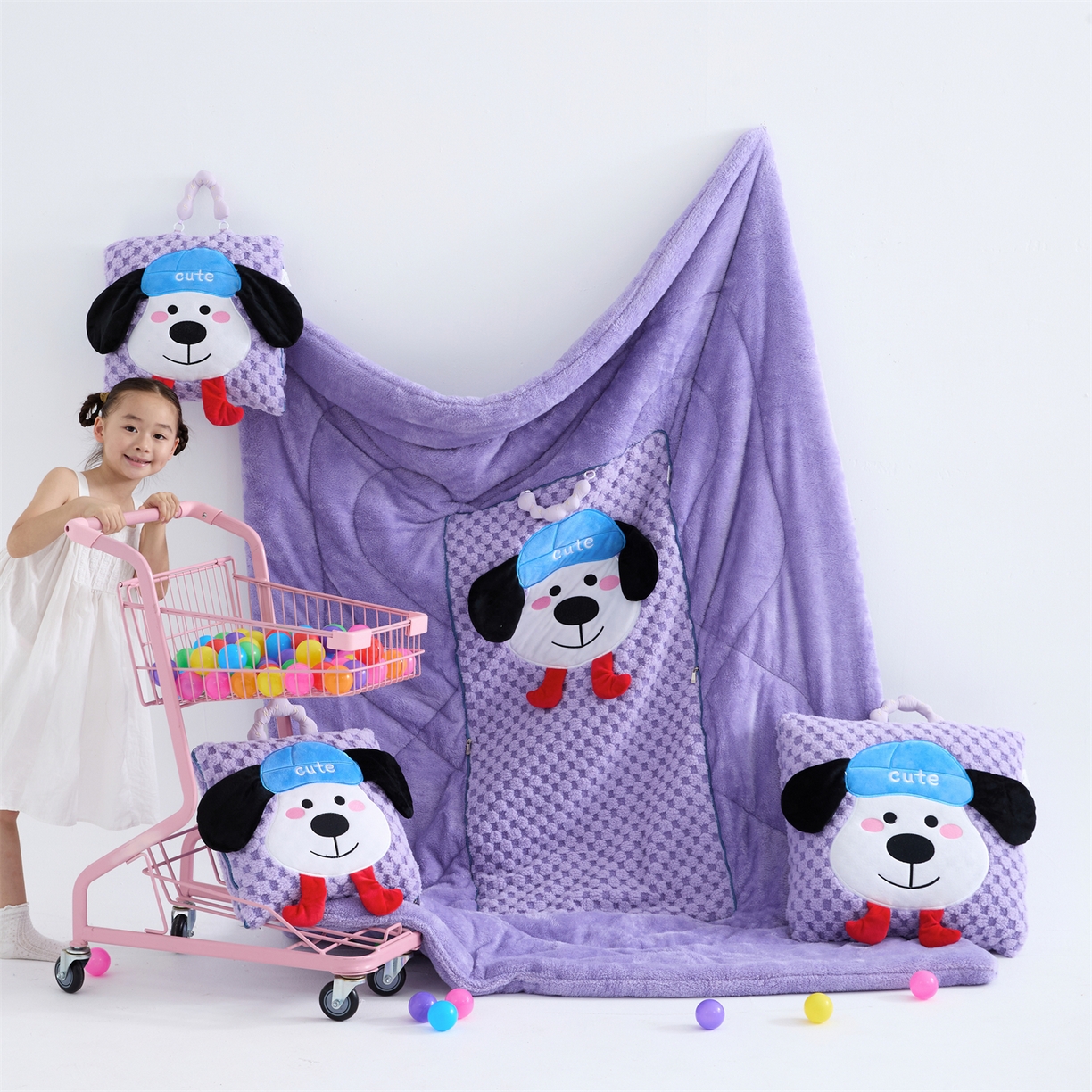 91家纺网 家纺一手货源 找家纺 2025新款加厚北极绒便携式手提抱枕被-平安狗（控价小号68   大号98 ） 梦幻紫