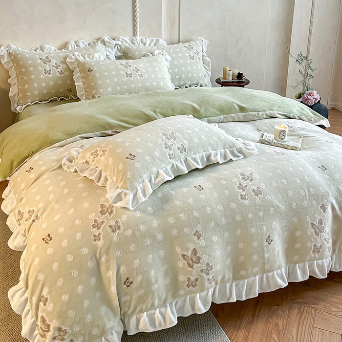 91家纺网 家纺一手货源 找家纺 澳梵家居 2025新款雕花牛奶绒韩版四件套-竹影柔柔 玫瑰蝶语-绿