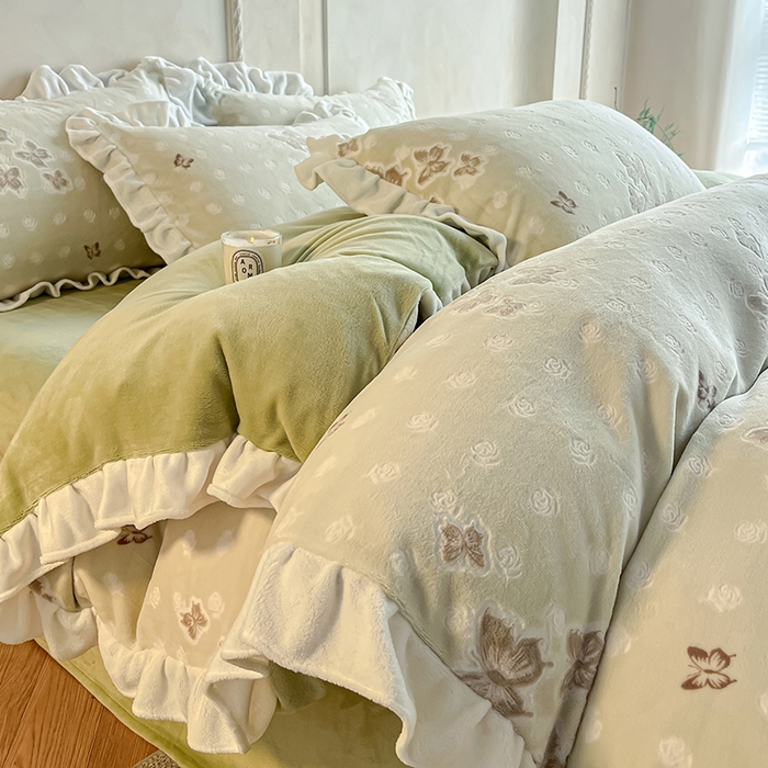 91家纺网 家纺一手货源 找家纺 澳梵家居 2025新款雕花牛奶绒韩版四件套-竹影柔柔 玫瑰蝶语-绿