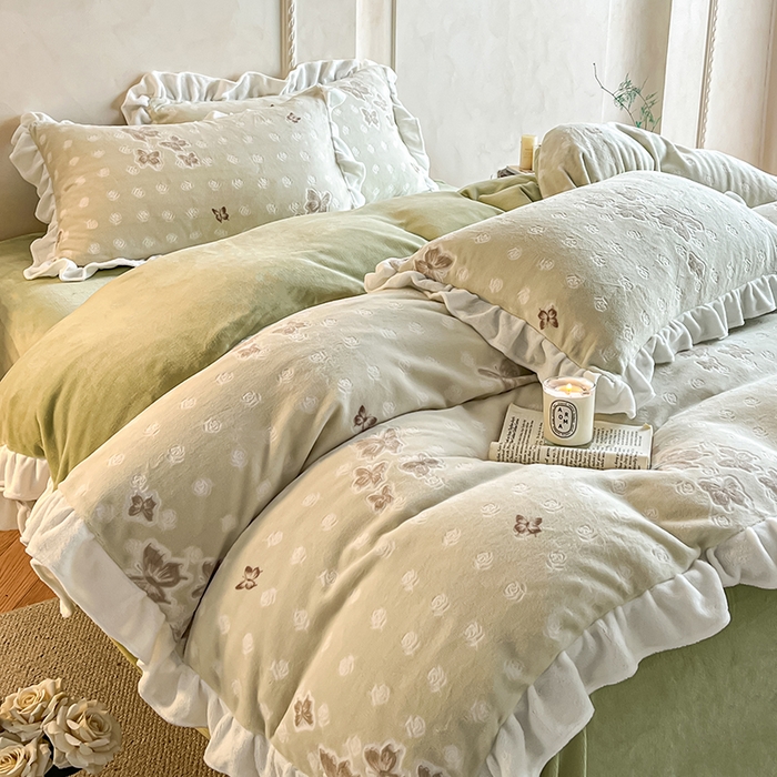 91家纺网 家纺一手货源 找家纺 澳梵家居 2025新款雕花牛奶绒韩版四件套-竹影柔柔 玫瑰蝶语-绿