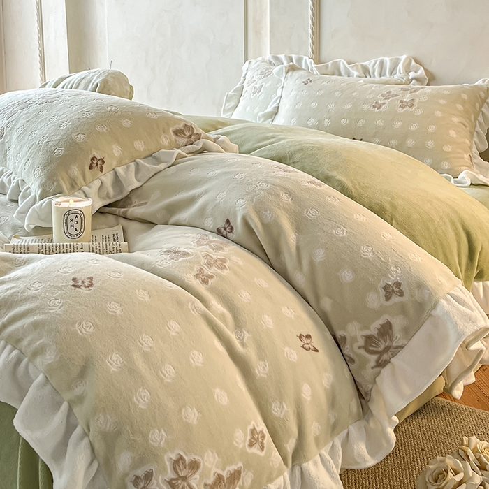91家纺网 家纺一手货源 找家纺 澳梵家居 2025新款雕花牛奶绒韩版四件套-竹影柔柔 玫瑰蝶语-绿
