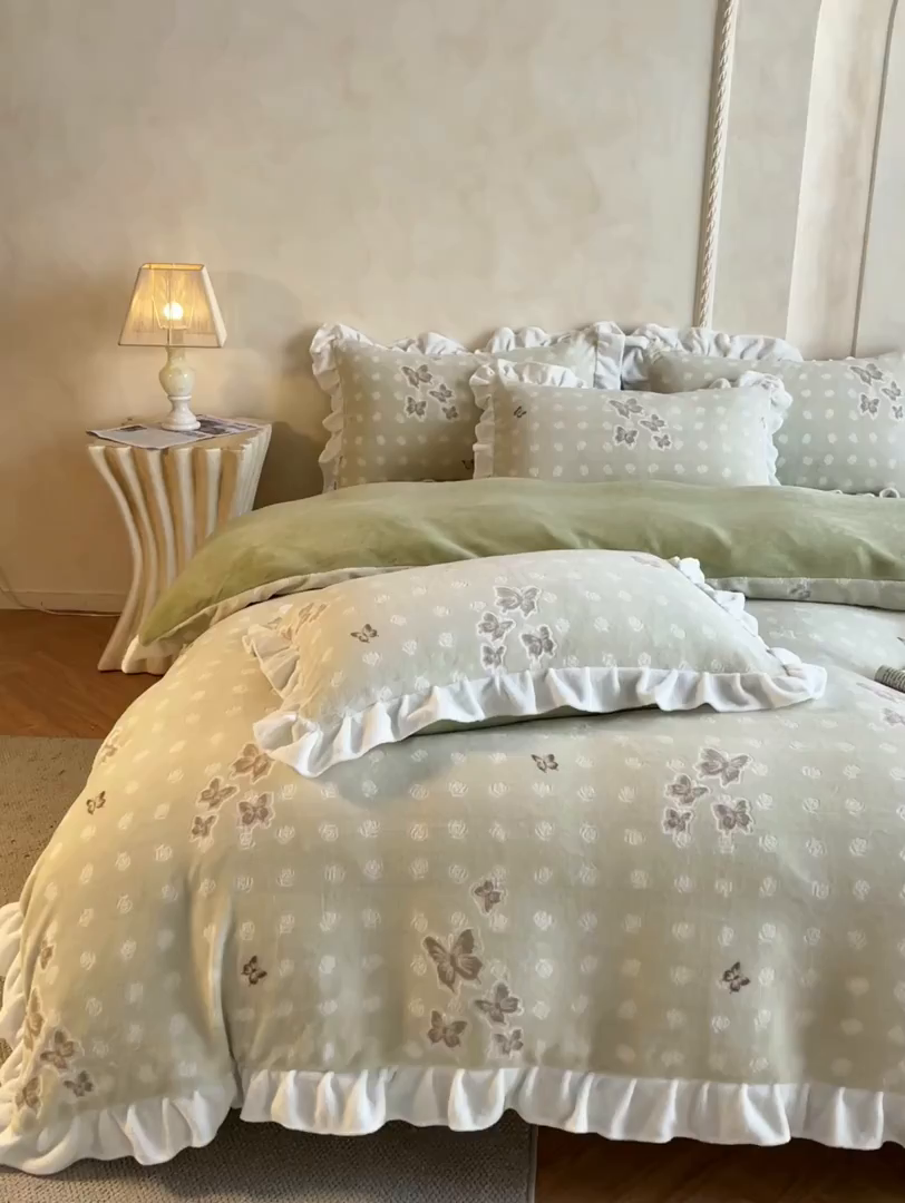 91家纺网 家纺一手货源 找家纺 澳梵家居 2025新款雕花牛奶绒韩版四件套-竹影柔柔 玫瑰蝶语-绿