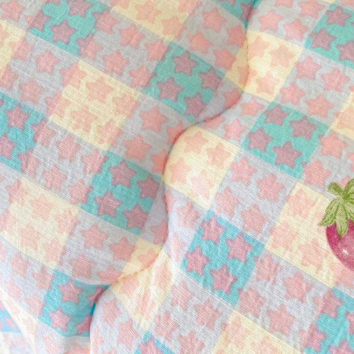 91家纺网 家纺一手货源 找家纺 老帅的工厂店 2025新款7A抗菌床盖加厚被芯云感春秋冬被子被芯四件套系列（有买家秀） 草莓格