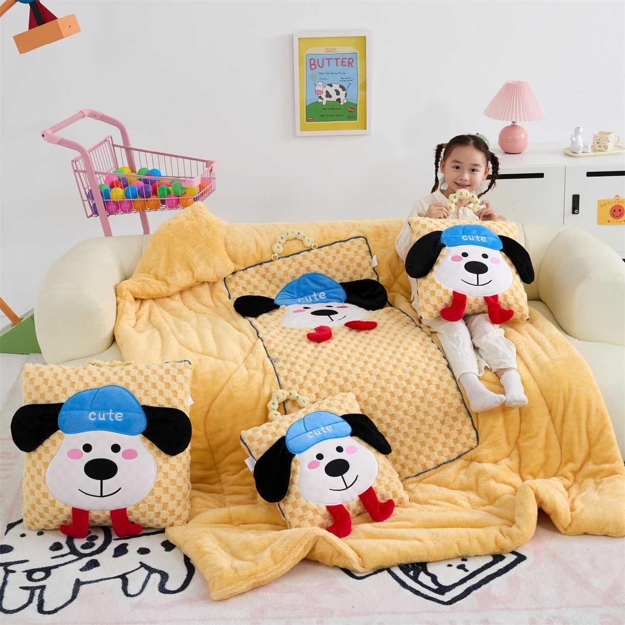 91家纺网 家纺一手货源 找家纺 （总）2025新款加厚北极绒便携式手提抱枕被-平安狗（控价小号68   大号98 ）