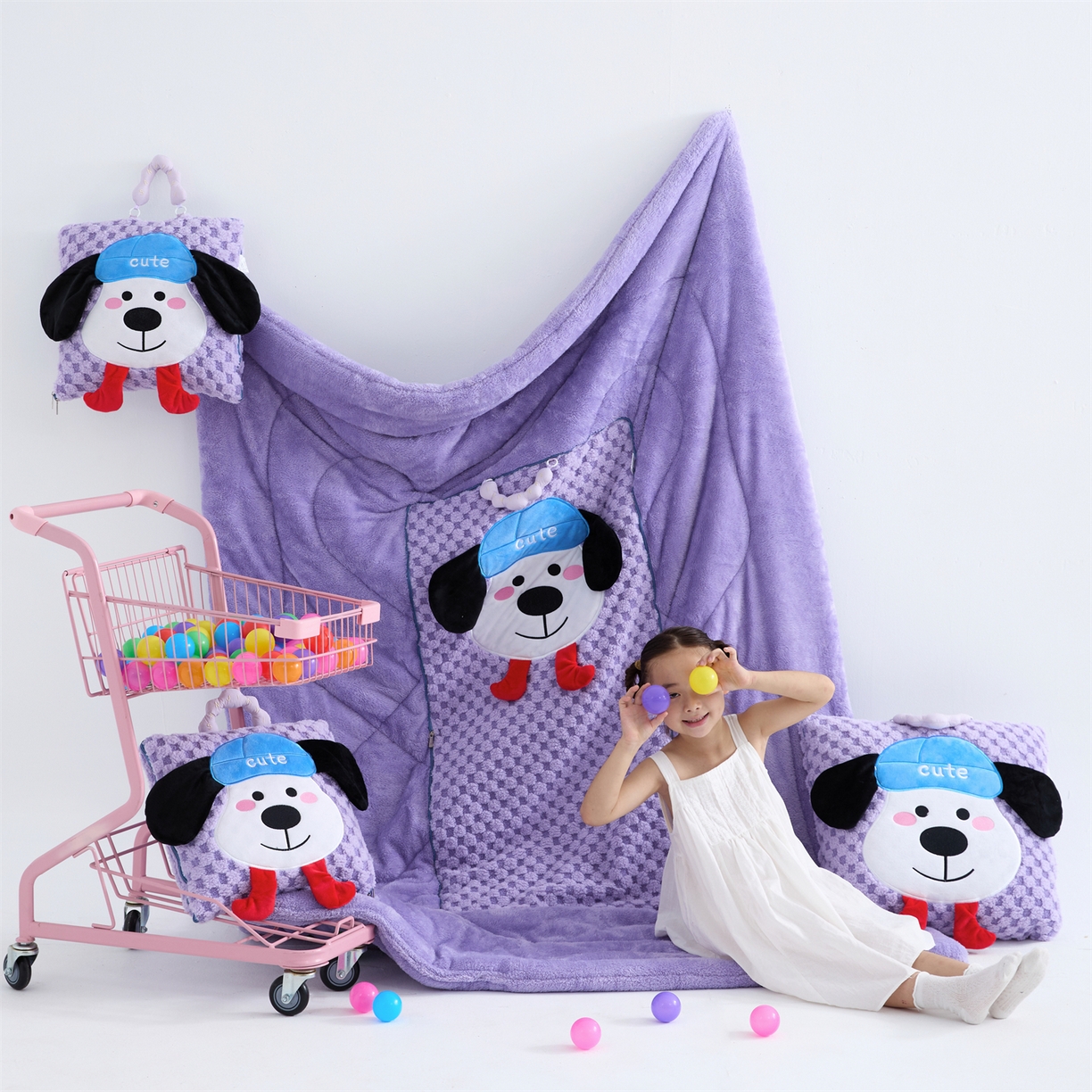 91家纺网 家纺一手货源 找家纺 2025新款加厚北极绒便携式手提抱枕被-平安狗（控价小号68   大号98 ） 梦幻紫