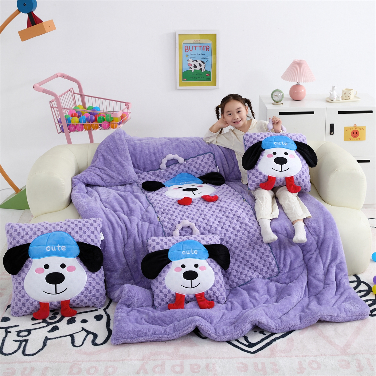 91家纺网 家纺一手货源 找家纺 2025新款加厚北极绒便携式手提抱枕被-平安狗（控价小号68   大号98 ） 梦幻紫