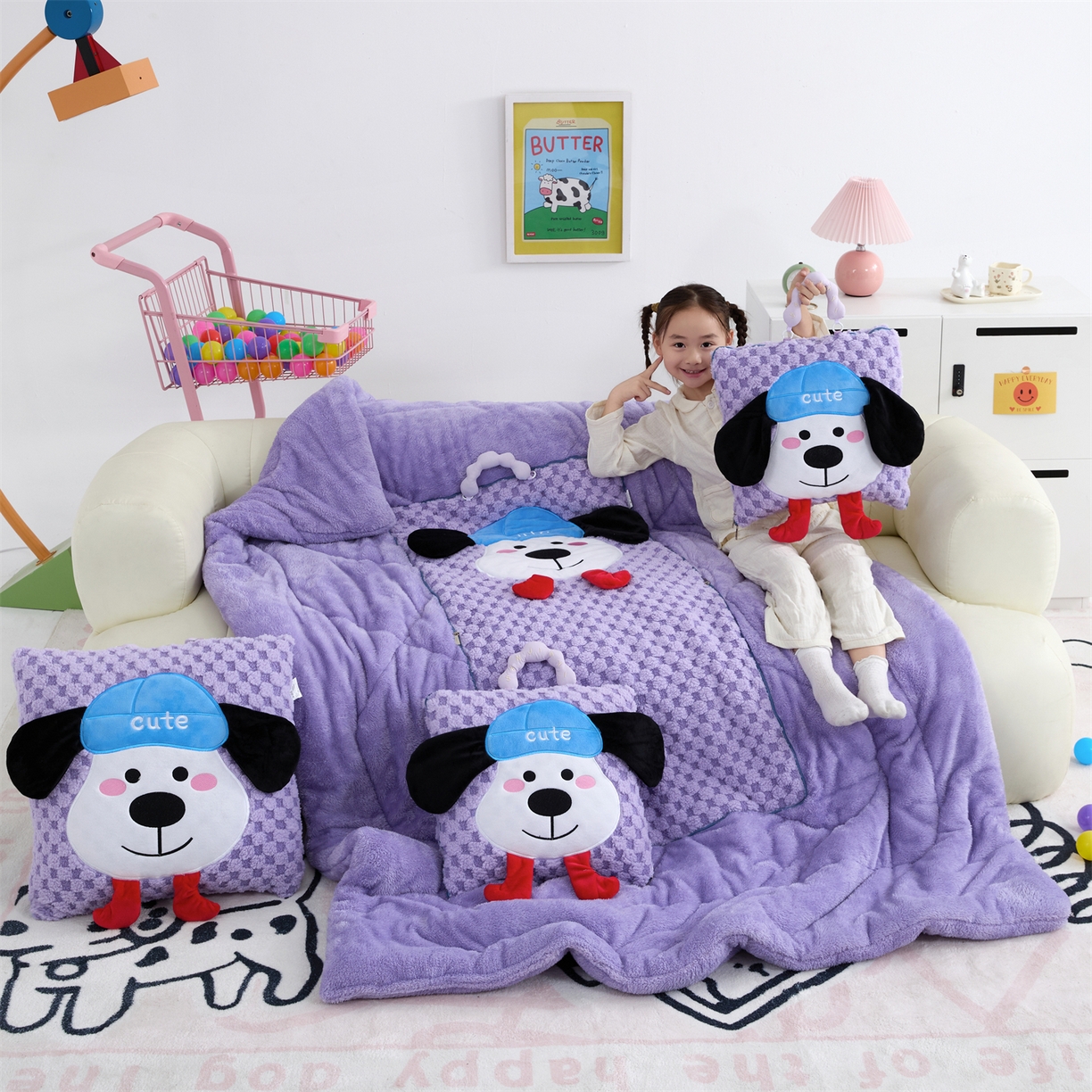 91家纺网 家纺一手货源 找家纺 2025新款加厚北极绒便携式手提抱枕被-平安狗（控价小号68   大号98 ） 梦幻紫