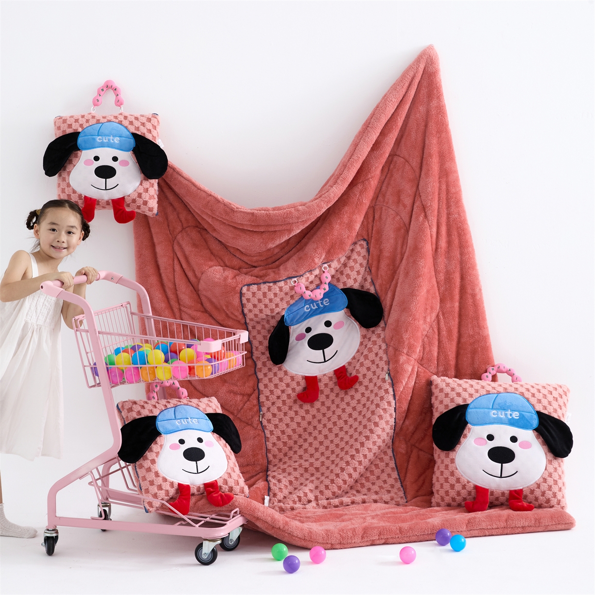 2025新款加厚北极绒便携式手提抱枕被-平安狗（控价小号68   大号98 ） 西瓜红