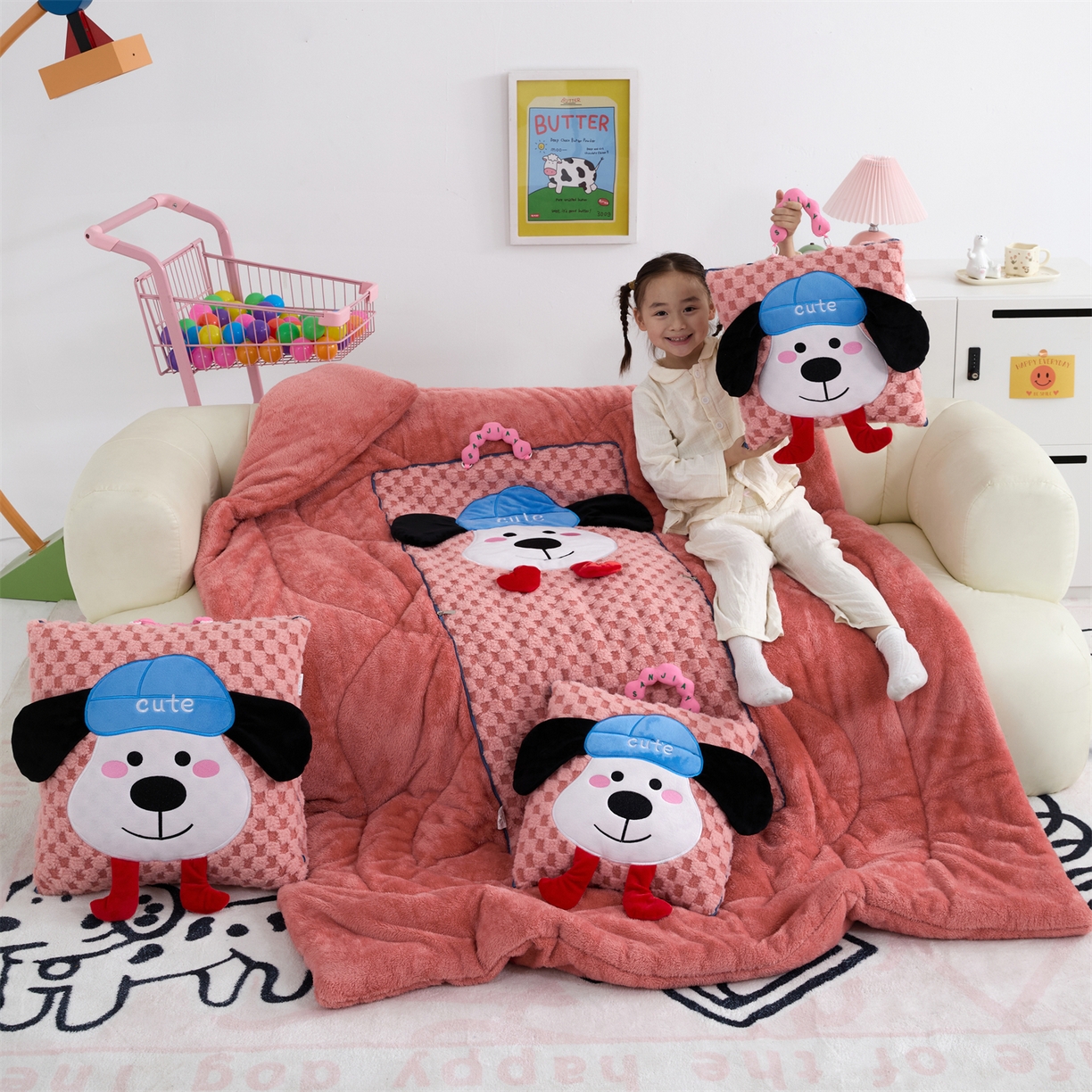 91家纺网 家纺一手货源 找家纺 2025新款加厚北极绒便携式手提抱枕被-平安狗（控价小号68   大号98 ） 西瓜红