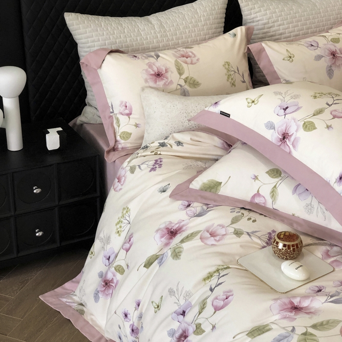 91家纺网 家纺一手货源 找家纺 薏思家纺 2025新款全棉斜纹加厚数码印花-宽边磨毛系列 蝶花清梦