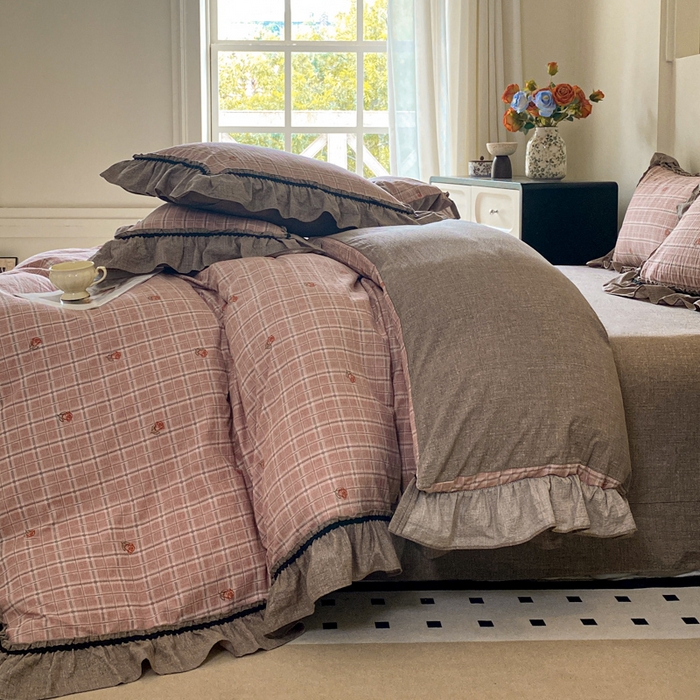 91家纺网 家纺一手货源 找家纺 艺玲家纺 2025新款亲肤舒适复古水洗亚麻四件套 简粉格