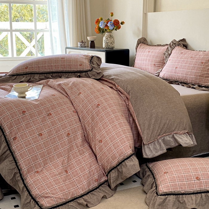 91家纺网 家纺一手货源 找家纺 艺玲家纺 2025新款亲肤舒适复古水洗亚麻四件套 简粉格