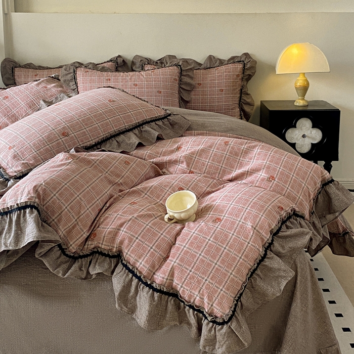 91家纺网 家纺一手货源 找家纺 艺玲家纺 2025新款亲肤舒适复古水洗亚麻四件套 简粉格