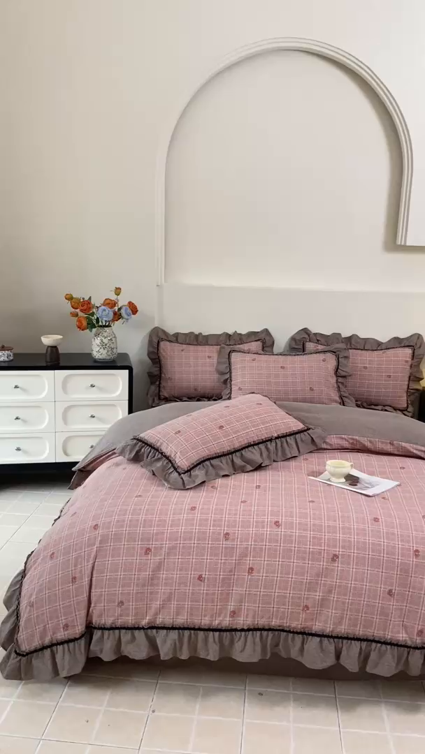 91家纺网 家纺一手货源 找家纺 艺玲家纺 2025新款亲肤舒适复古水洗亚麻四件套 简粉格