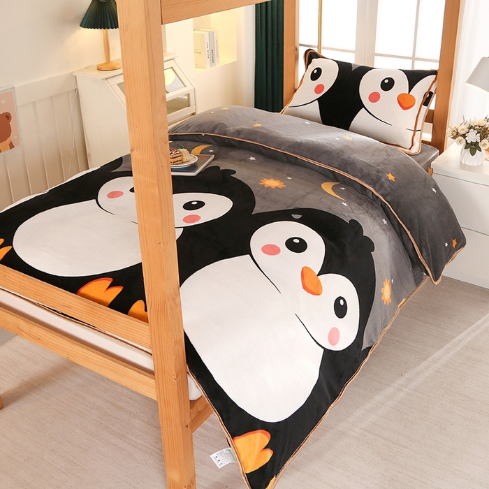 91家纺网 家纺一手货源 找家纺 雨洋家纺 2025新款学生季加厚保暖牛奶绒金貂绒婴儿宝宝学生三件套企鹅