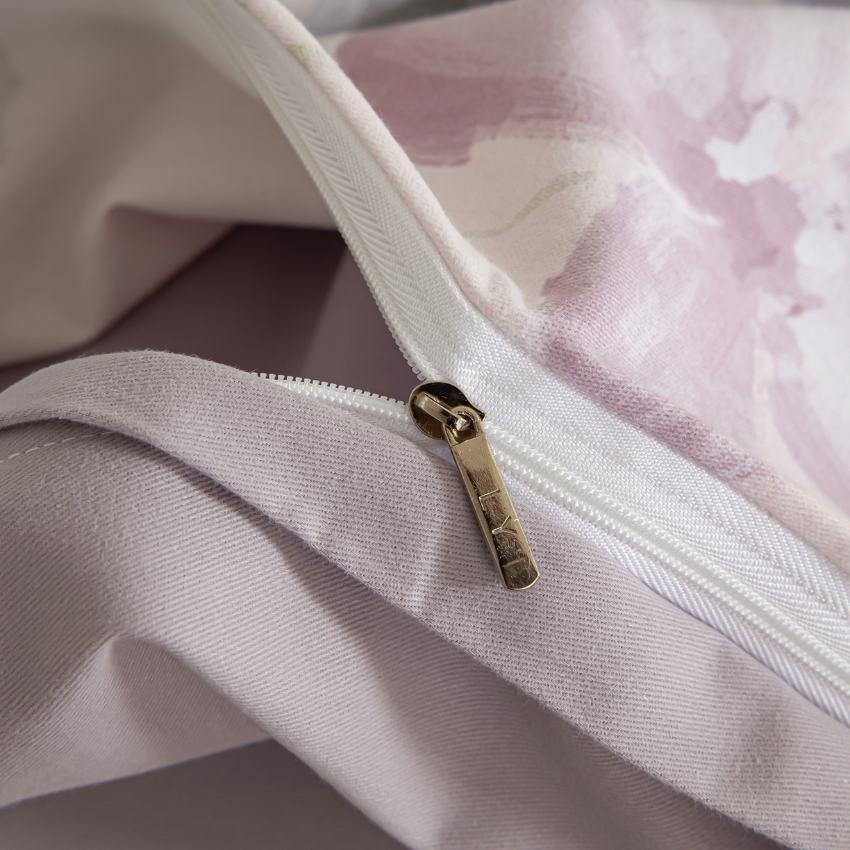 91家纺网 家纺一手货源 找家纺 绫韵家纺 2025秋冬新款印花全棉磨毛冬季加厚纯棉磨毛三件套四件套系列 叶颜