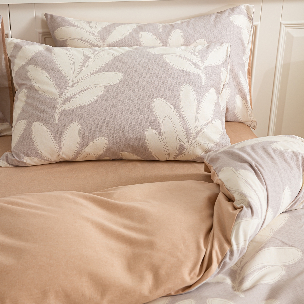 91家纺网 家纺一手货源 找家纺 绫韵家纺 2025秋冬新款印花全棉磨毛冬季加厚纯棉磨毛三件套四件套系列 亦初-咖