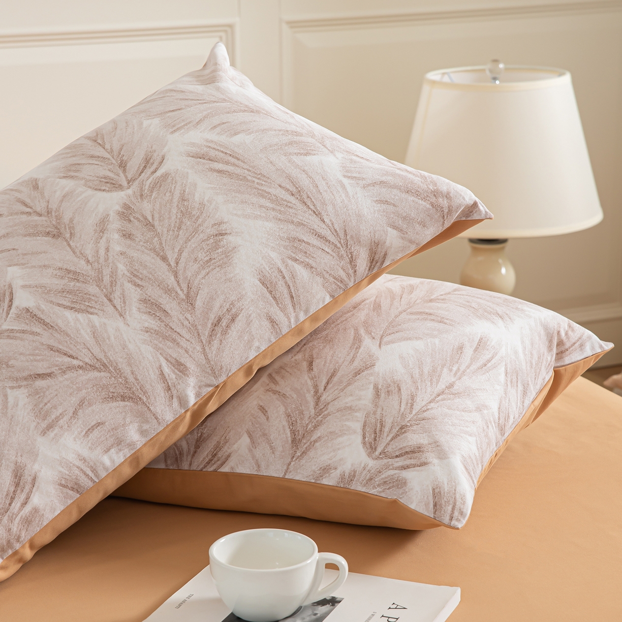 91家纺网 家纺一手货源 找家纺 绫韵家纺 2025秋冬新款印花全棉磨毛冬季加厚纯棉磨毛三件套四件套系列 羽裳-桔