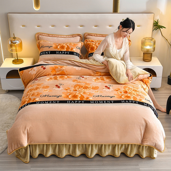 91家纺网 家纺一手货源 找家纺 亿品2025直播爆款9.5斤牛奶绒四件套加厚保暖床裙四件套 樱桃花香