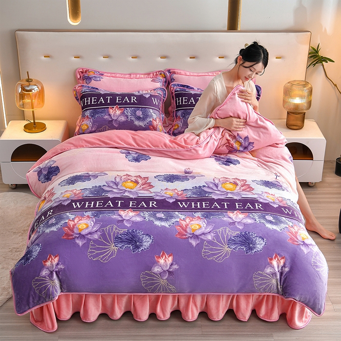 91家纺网 家纺一手货源 找家纺 亿品2025直播爆款9.5斤牛奶绒四件套加厚保暖床裙四件套 紫韵