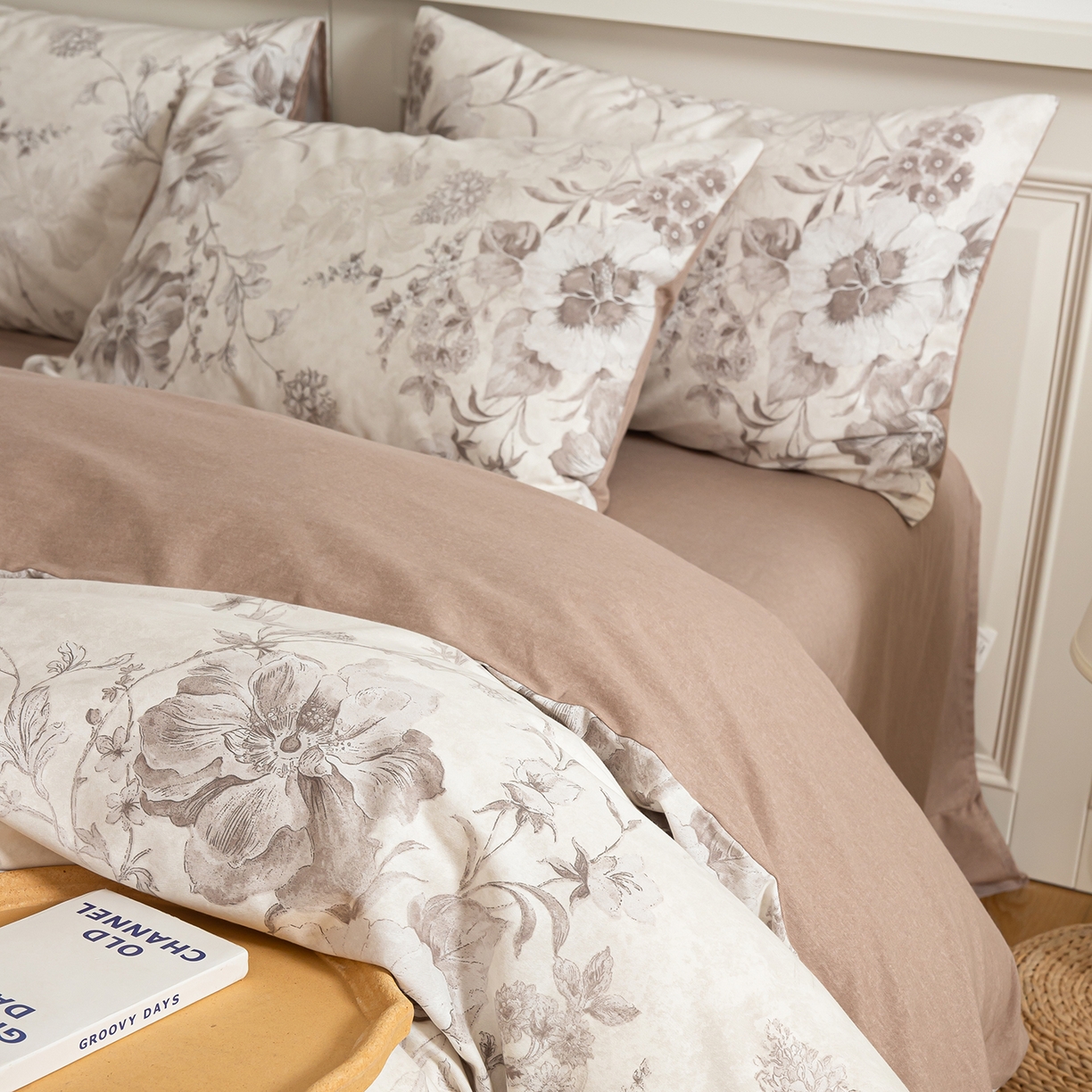 91家纺网 家纺一手货源 找家纺 绫韵家纺 2025秋冬新款印花全棉磨毛冬季加厚纯棉磨毛三件套四件套系列 远黛-咖