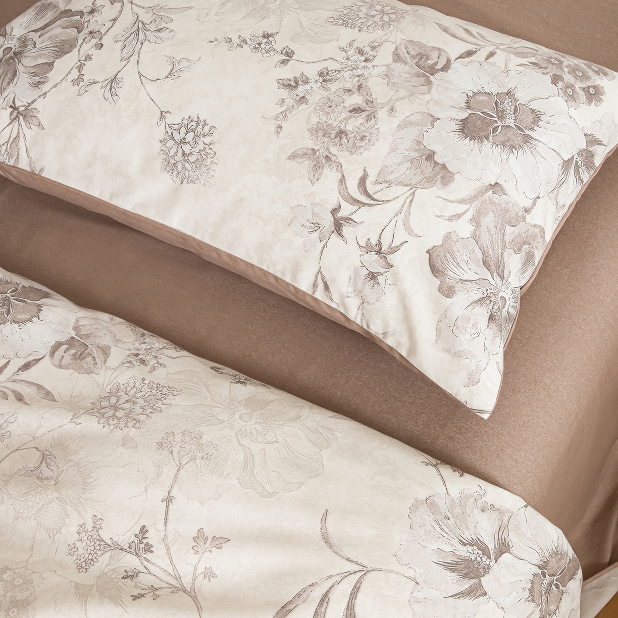 91家纺网 家纺一手货源 找家纺 绫韵家纺 2025秋冬新款印花全棉磨毛冬季加厚纯棉磨毛三件套四件套系列 远黛-咖