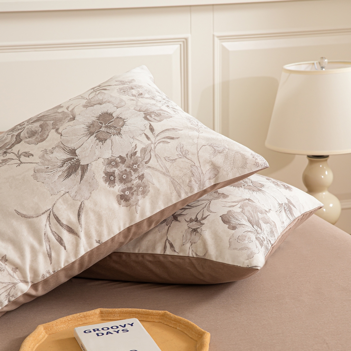 91家纺网 家纺一手货源 找家纺 绫韵家纺 2025秋冬新款印花全棉磨毛冬季加厚纯棉磨毛三件套四件套系列 远黛-咖