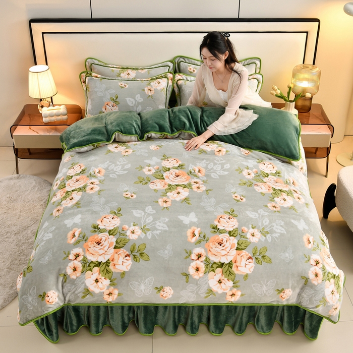 雨洋2025新款加厚保暖8.5斤牛奶绒金貂婴儿绒四件套花样情怀