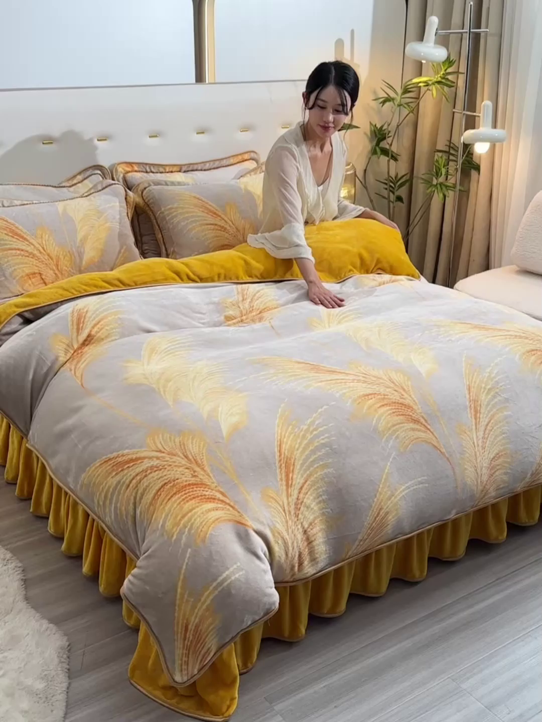 91家纺网 家纺一手货源 找家纺 亿品2025直播爆款9.5斤牛奶绒四件套加厚保暖床裙四件套 风吹麦浪