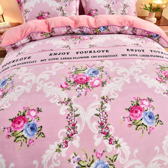 91家纺网 家纺一手货源 找家纺 雨洋2025新款加厚保暖8.5斤牛奶绒金貂婴儿绒四件套欧若拉