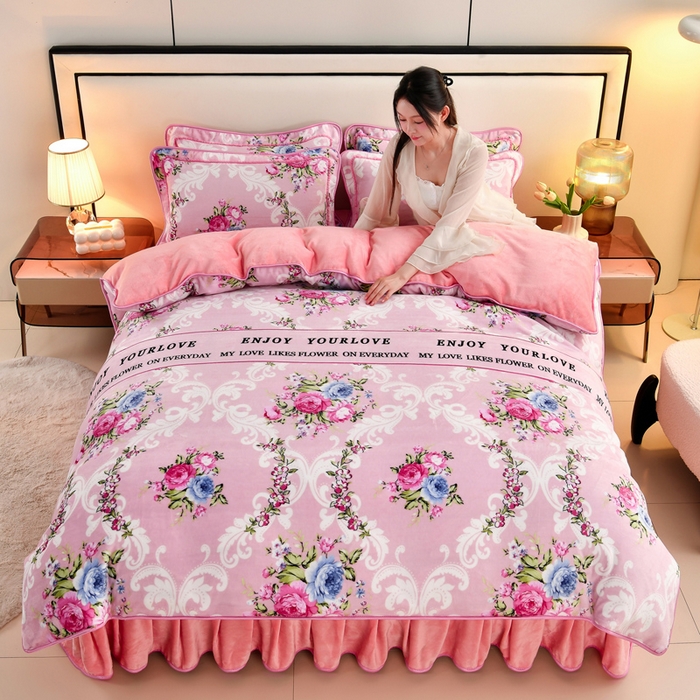 雨洋2025新款加厚保暖8.5斤牛奶绒金貂婴儿绒四件套欧若拉