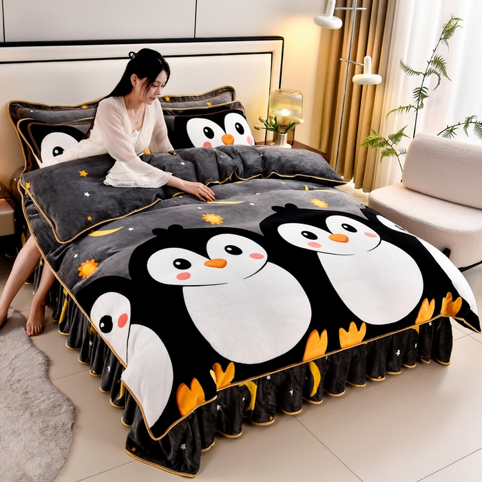 91家纺网 家纺一手货源 找家纺 雨洋2025新款加厚保暖8.5斤牛奶绒金貂婴儿绒四件套企鹅