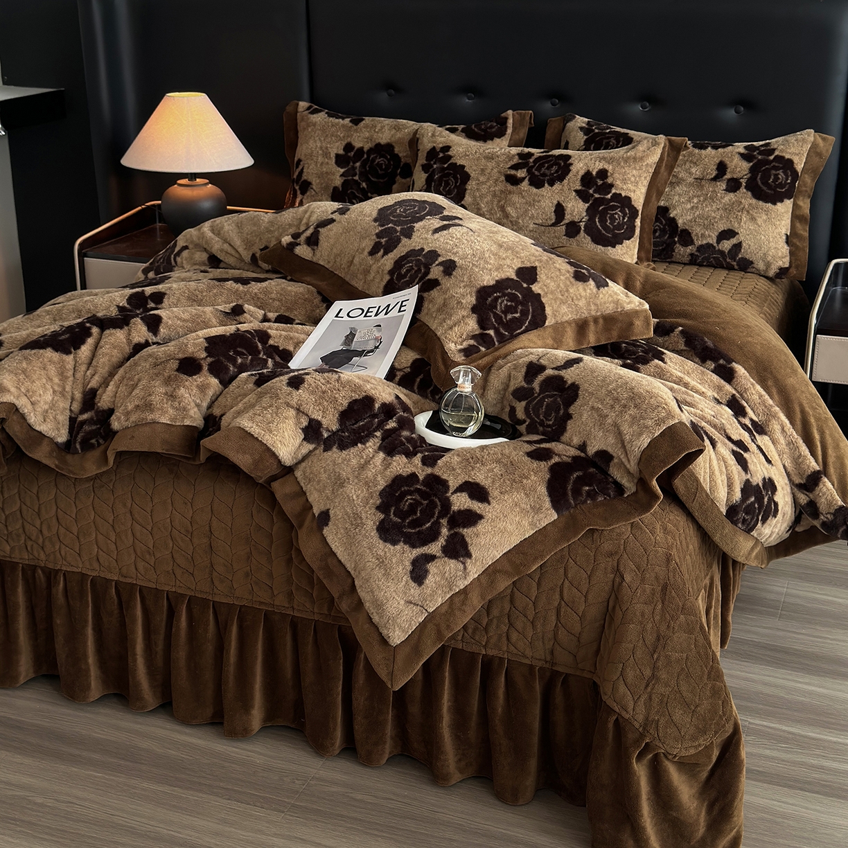 91家纺网 家纺一手货源 找家纺 （总）金艾草 2025新款兔毛宽边床盖四件套【工艺款】