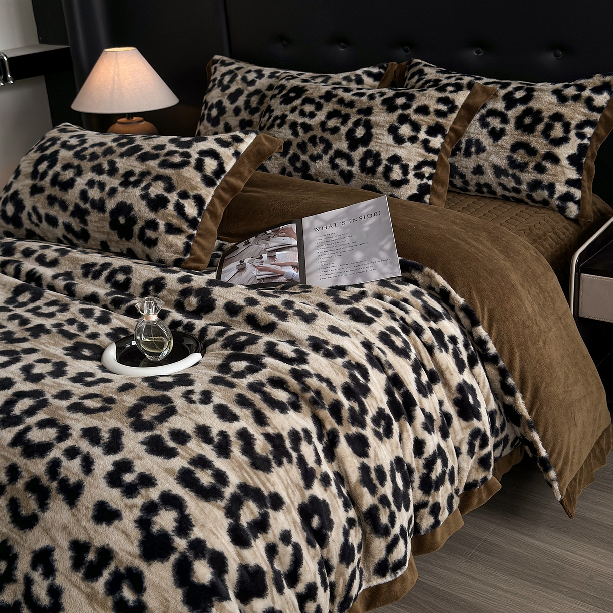 91家纺网 家纺一手货源 找家纺 金艾草 2025新款兔毛宽边床盖四件套【工艺款】 豹纹