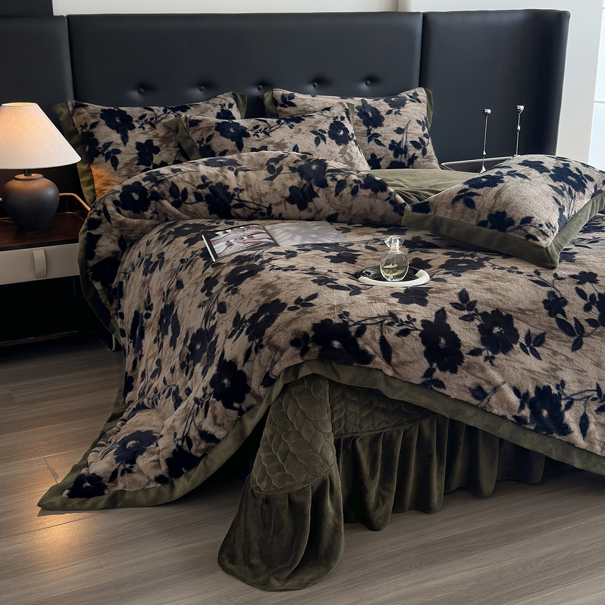 91家纺网 家纺一手货源 找家纺 金艾草 2025新款兔毛宽边床盖四件套【工艺款】 简爱