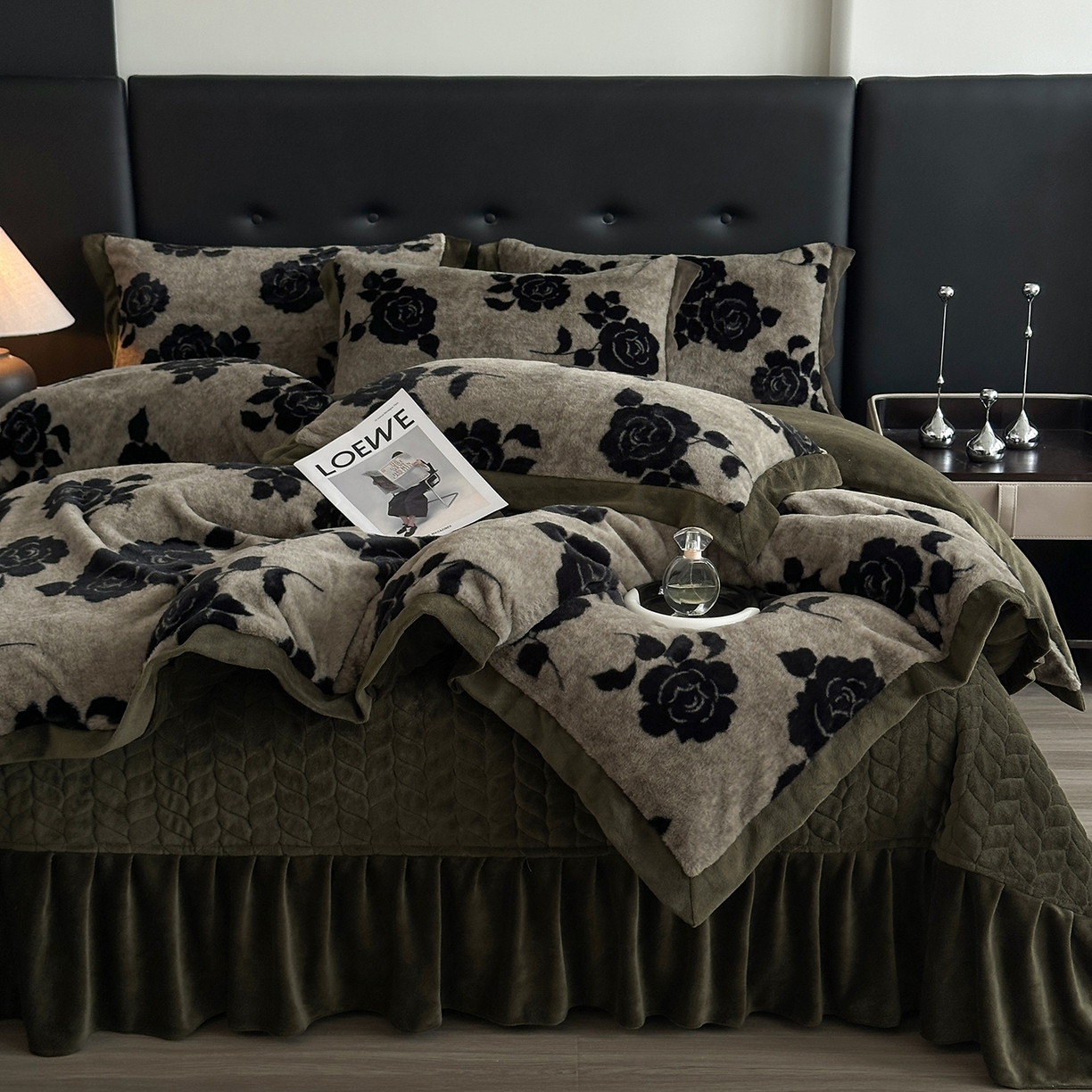 91家纺网 家纺一手货源 找家纺 金艾草 2025新款兔毛宽边床盖四件套【工艺款】 盛放灰