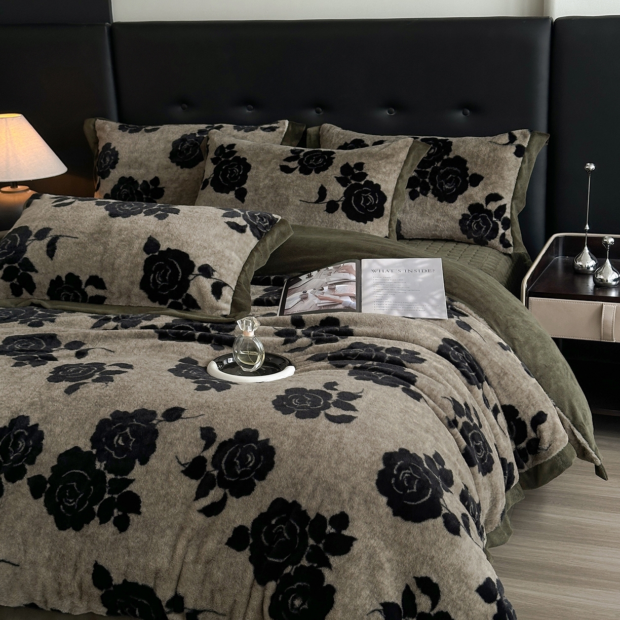 91家纺网 家纺一手货源 找家纺 金艾草 2025新款兔毛宽边床盖四件套【工艺款】 盛放灰