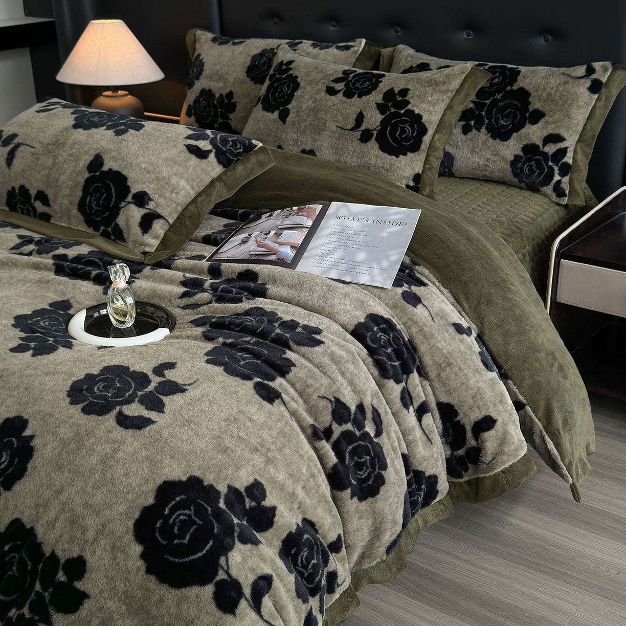 91家纺网 家纺一手货源 找家纺 金艾草 2025新款兔毛宽边床盖四件套【工艺款】 盛放灰