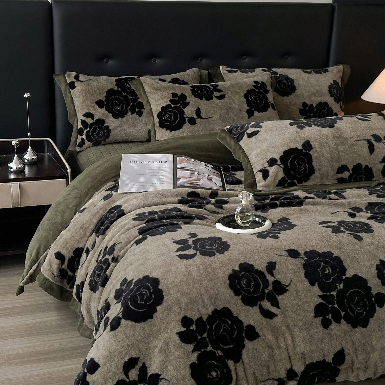 91家纺网 家纺一手货源 找家纺 金艾草 2025新款兔毛宽边床盖四件套【工艺款】 盛放灰