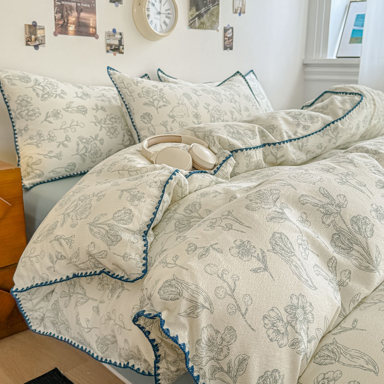 91家纺网 家纺一手货源 找家纺 （总）晚爱家纺（原晚安家居） 2025新款云感双层纱贝壳边三角针工艺卡通小清新小碎花四件套